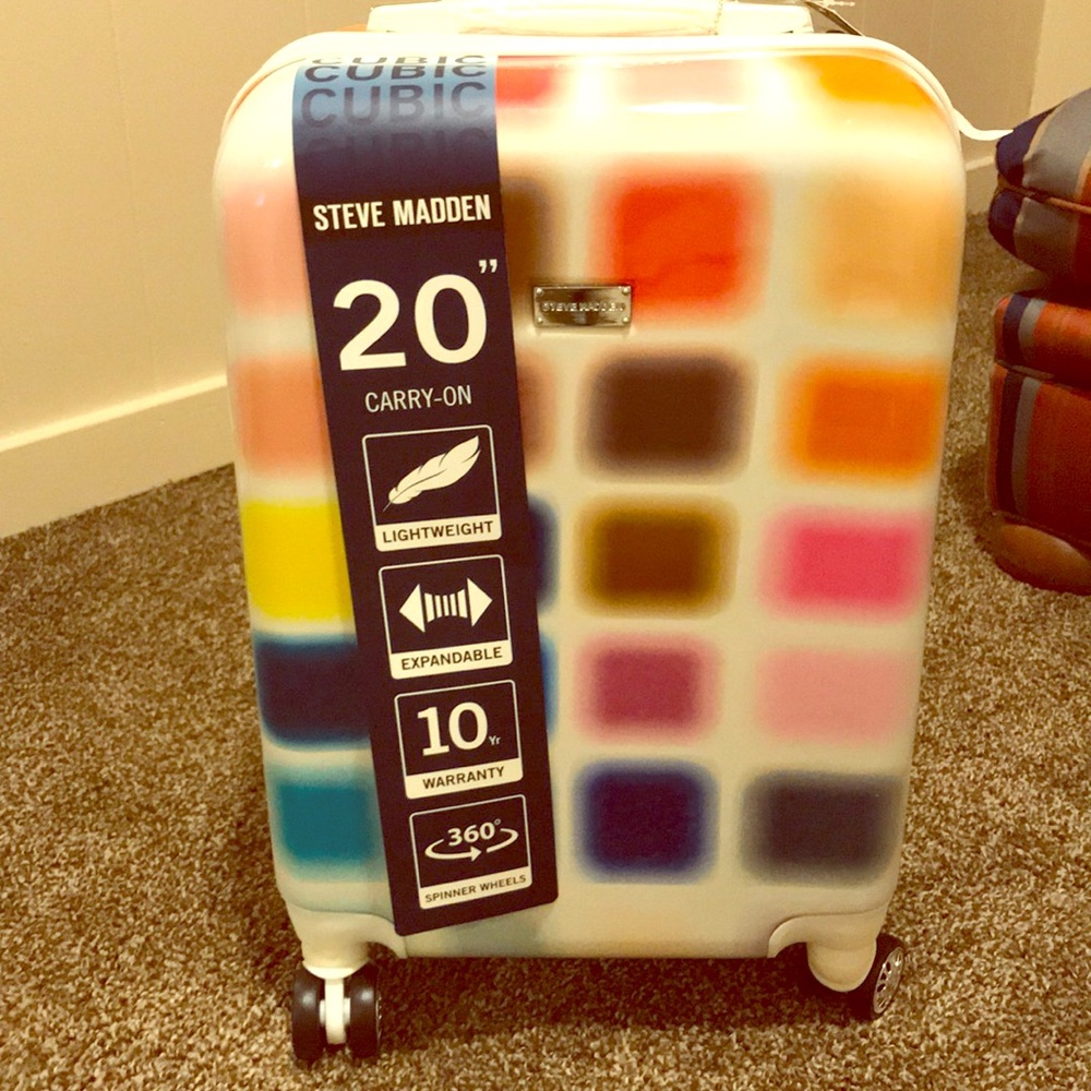 Steve Madden carry on